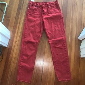 RED LEVI JEANS SIZE 28